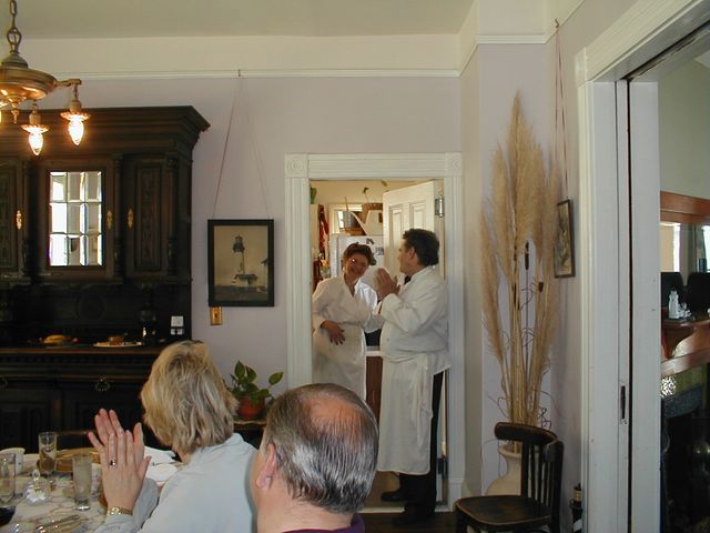 Mike and Carol - our hosts and chefs at breakfast